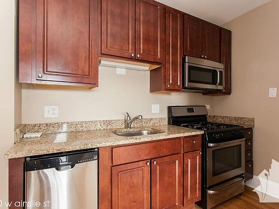 5th image of 2100 W Ainslie St #123