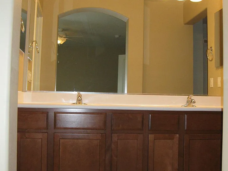 1147 E Cedar St — Photo 10