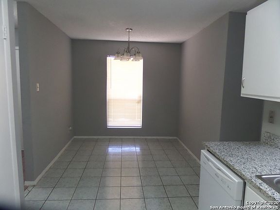 4th image of 5531 Colewood St