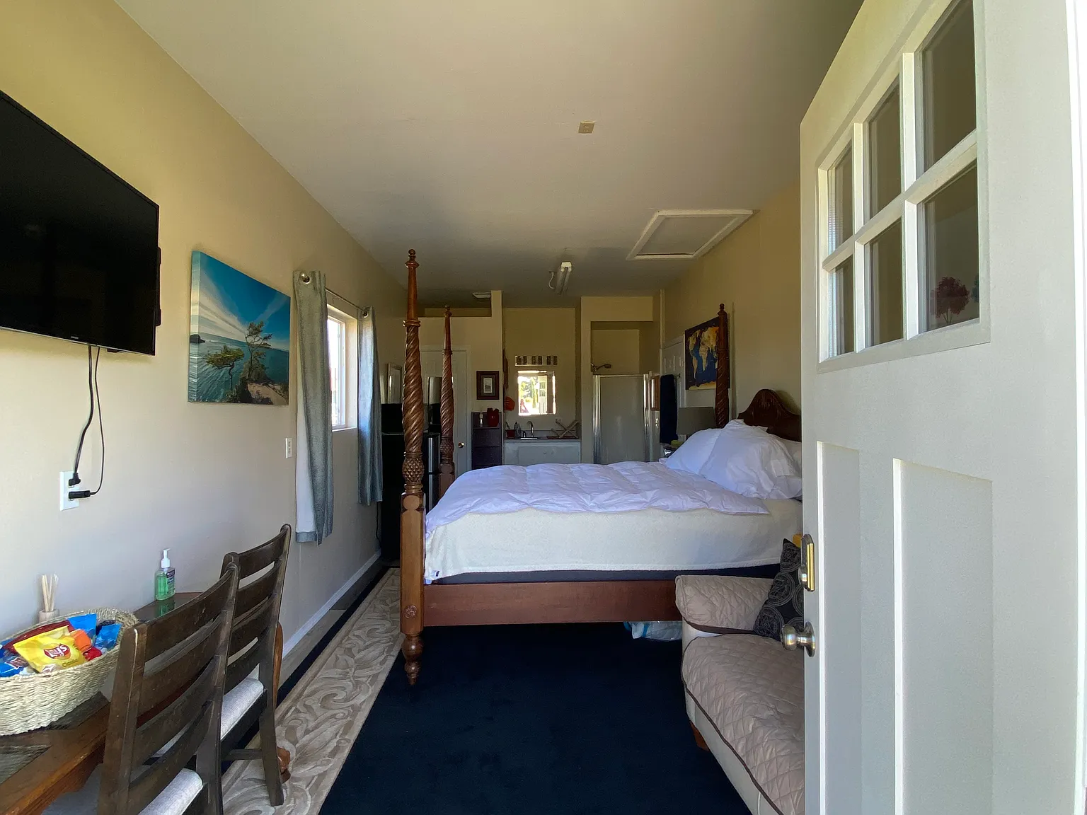 Studio, 250 sqft, $1,450 — Photo 3