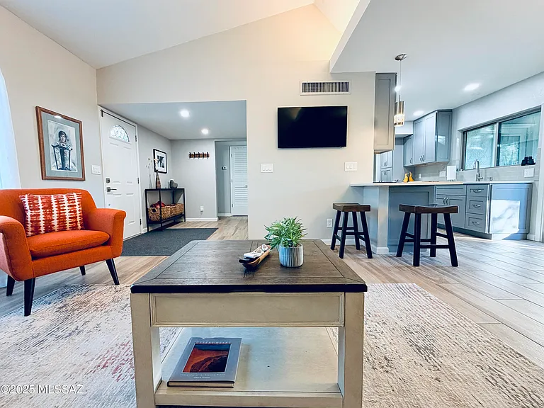 2871 W Saint Tropaz Ave — Photo 11