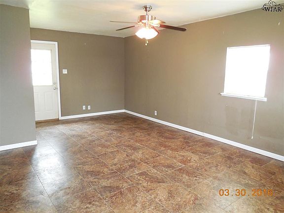 2nd image of 106 E Garden Dr