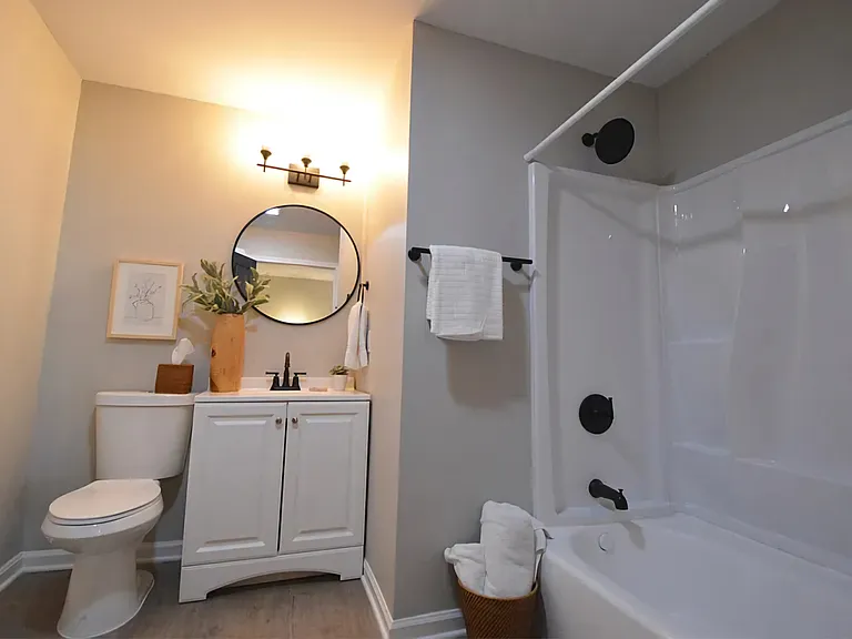Primary ensuite bathroom - 2