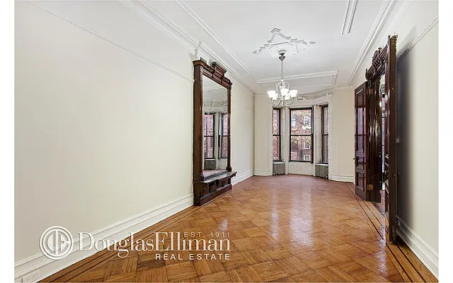 Sold by Douglas Elliman | media 21