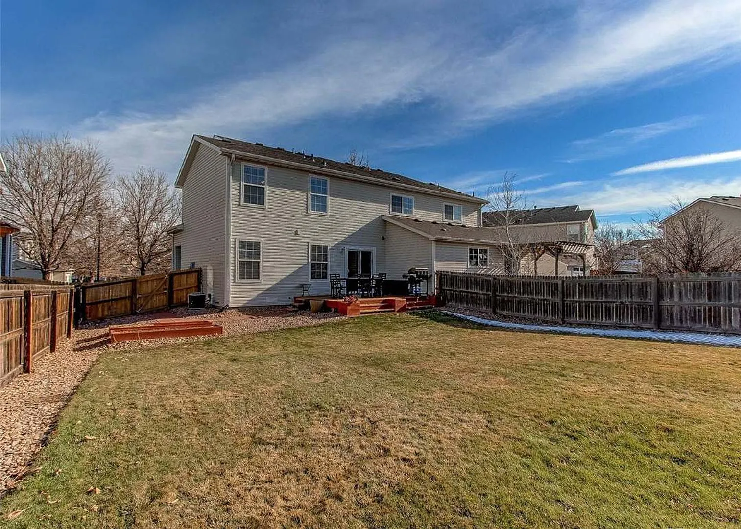 Outstanding 3 bed townhome for rent. Pet Friendly!! — Photo 2