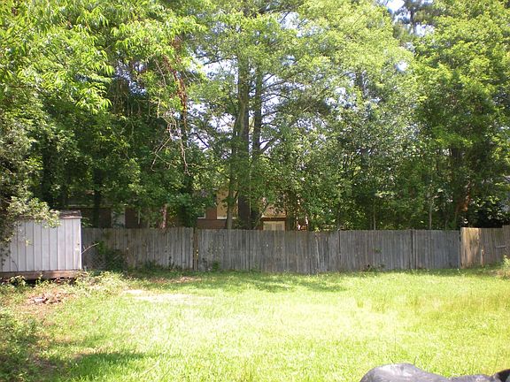 fence back yard