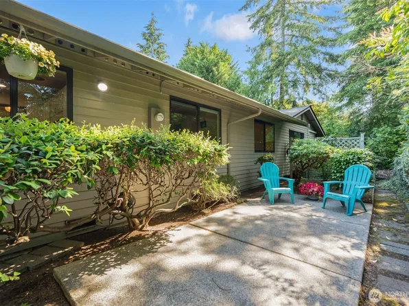 24832 12th Avenue S, Des Moines, WA 98198