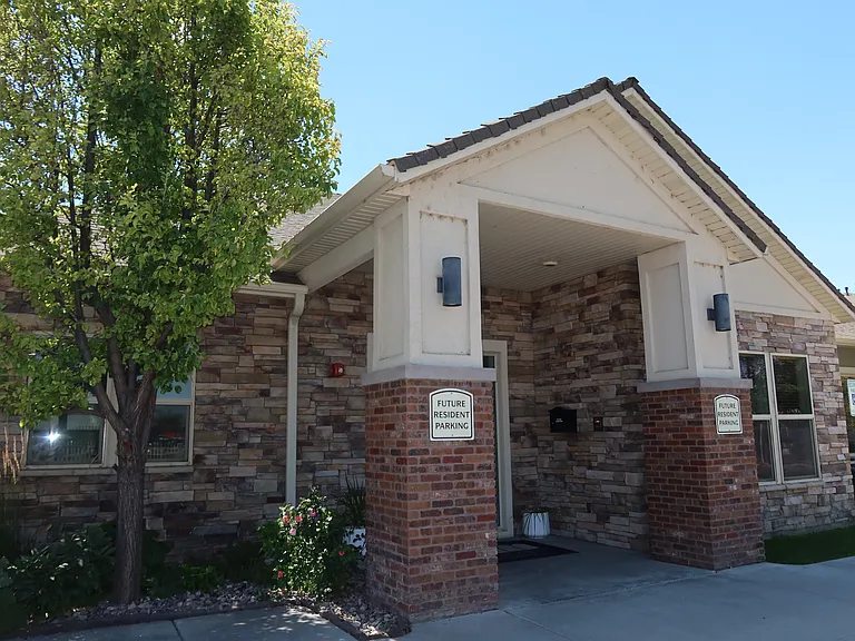 Hawthorne Gardens Apartments — Photo 2