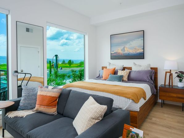 375 Larkspur Ave #305