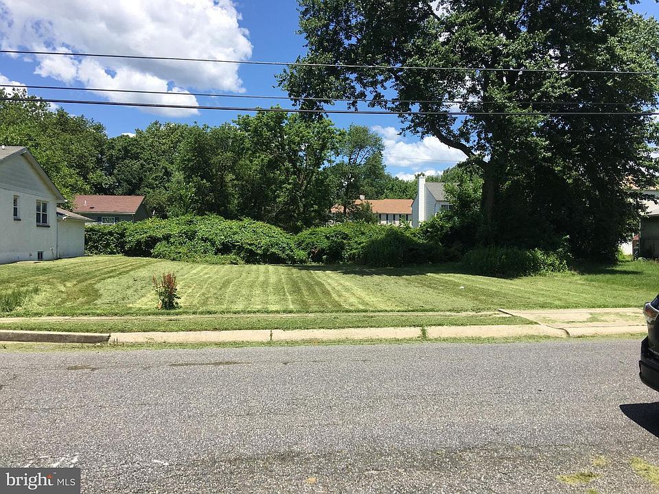 2nd image of 31 Broadway Ave