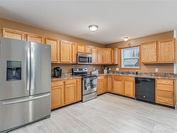 3rd image of 200 Ivy Creek Cv