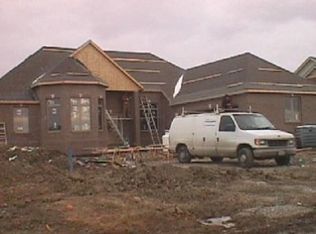 8448 Doubletree Dr, Crown Point, IN 46307