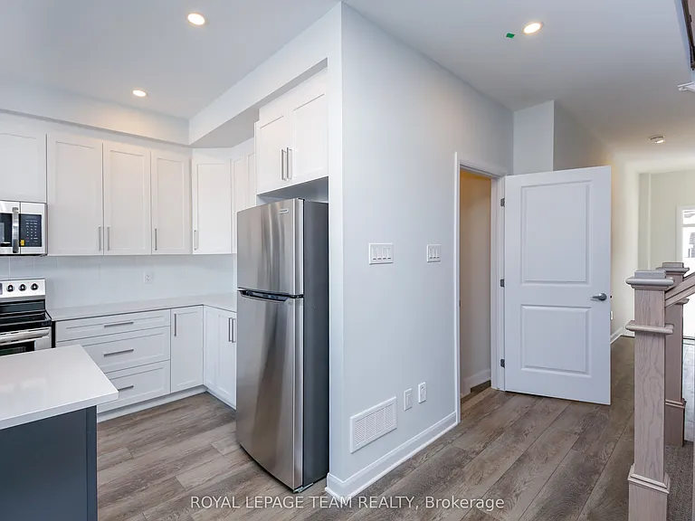 645 Hamsa St — Photo 8