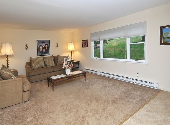 4th image of 2805 Walker Dr