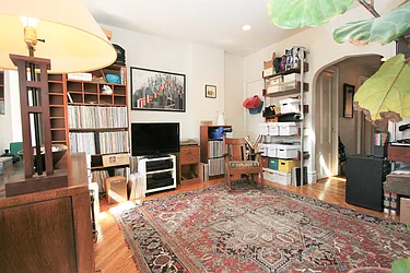 Rented by R New York