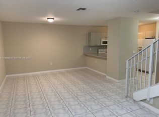 6761 NW 182nd St, Hialeah, FL 33015
