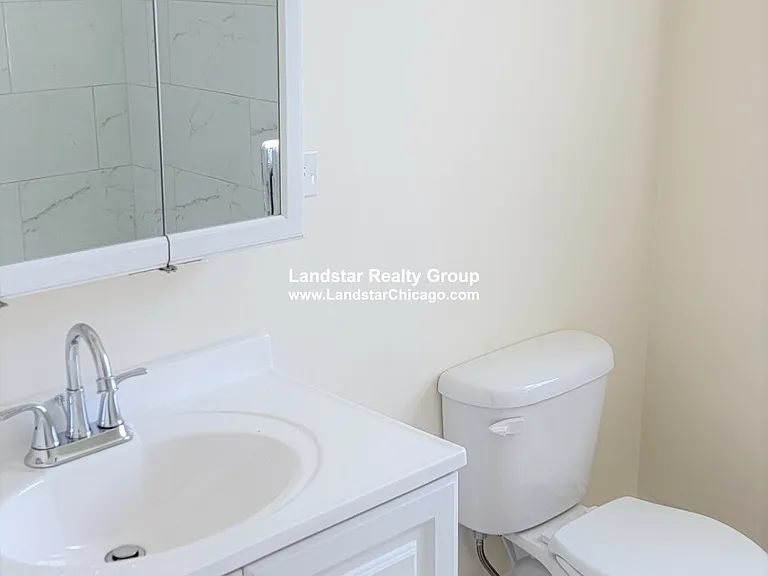 5230 N Rockwell St #2 — Photo 7