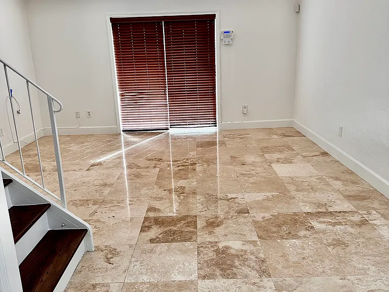 Living room Marble floors