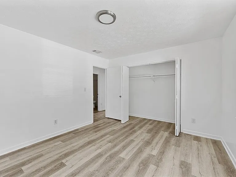 210 Tanglewood Ln #B — Photo 14