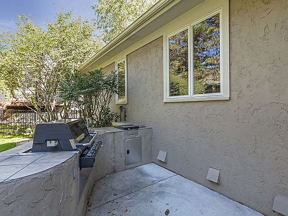 3rd image of 1586 Corral Ln