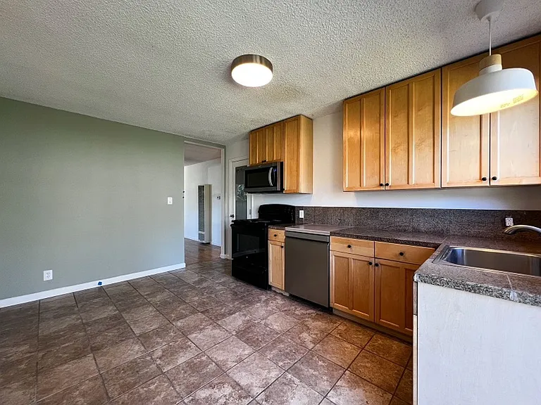 Vallejo Street, 1107 ** — Photo 10