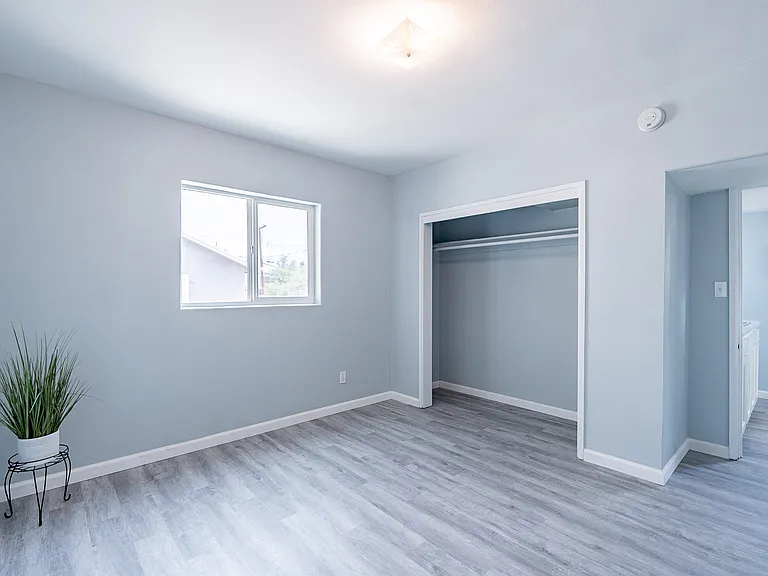 1231 E Lee St — Photo 9