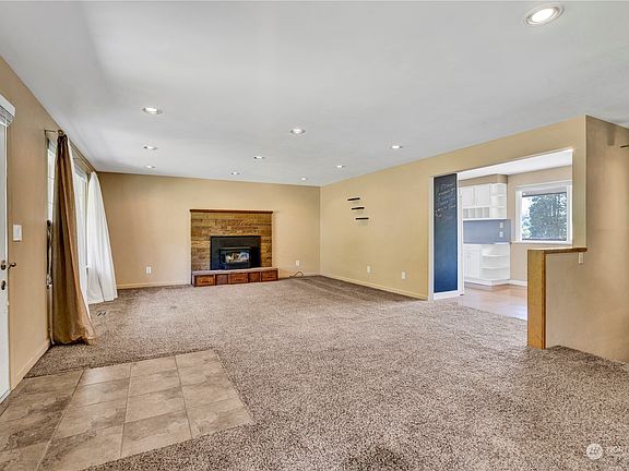 3rd image of 315 E McBryde Avenue