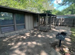 2532 SW Burnett Rd, Topeka, KS 66614