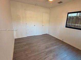 118 NW 44th St #1, Miami, FL 33127