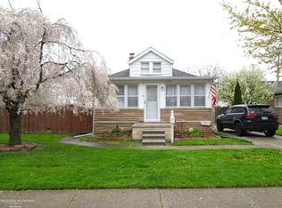 22395 Hayes Ave, Eastpointe, MI 48021