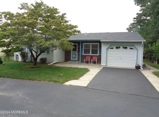 27 Central Ave, Manchester Township, NJ 08759