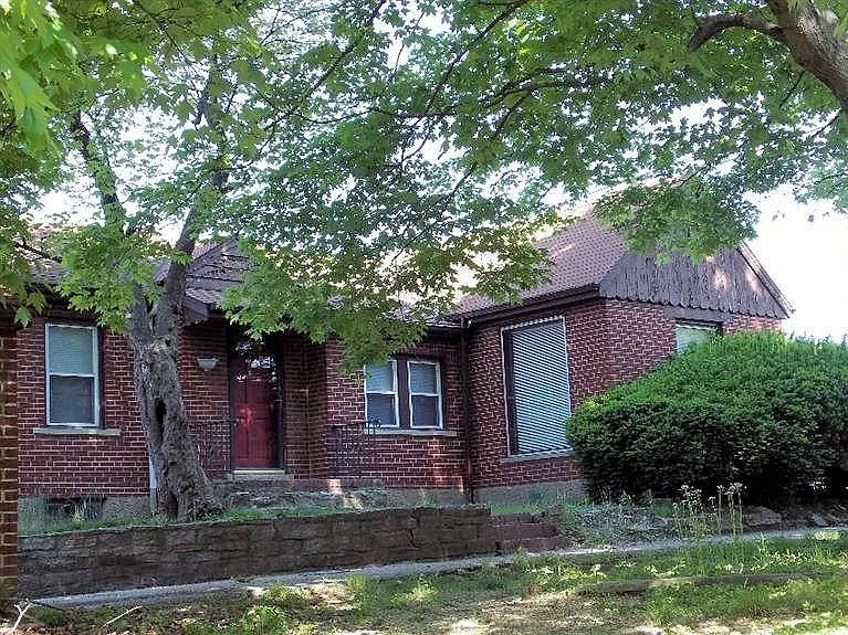 2265 E Galbraith Rd photo 1