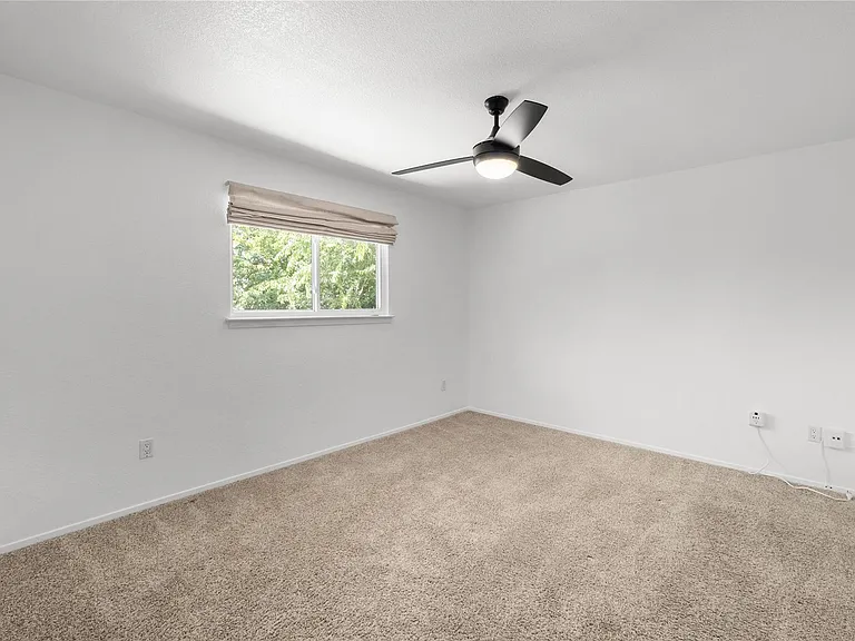 7602 Banpass Ln — Photo 23