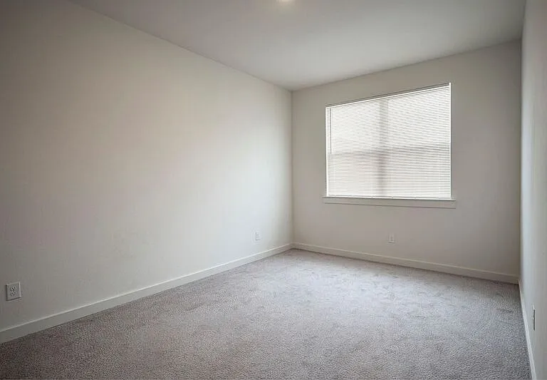 1763 Montgomery Dr — Photo 10