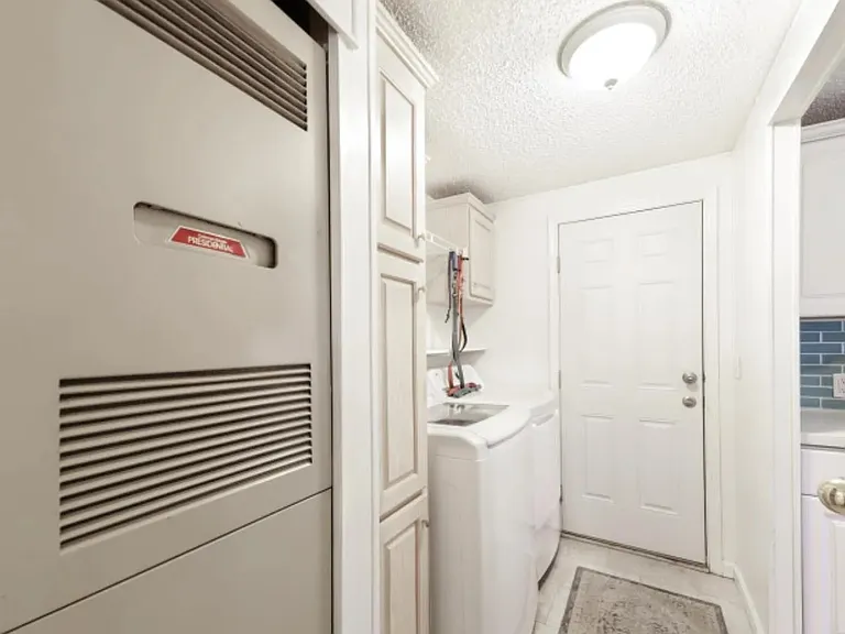 978 Cold Spring Rd #4 — Photo 5