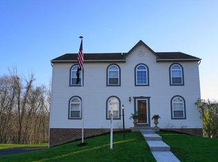 510 Overhead Dr, Coraopolis, PA