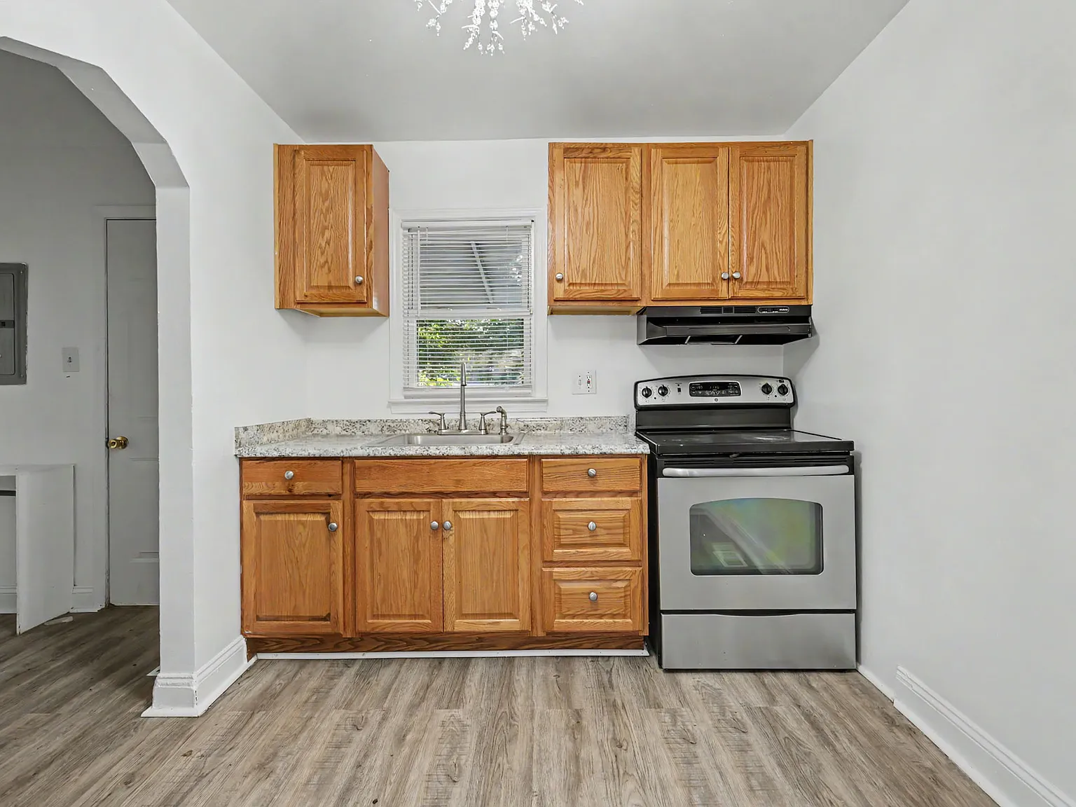 2 bed, 812 sqft, $1,400 — Photo 1