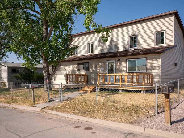 204 2nd Ave, Newcastle, WY 82701