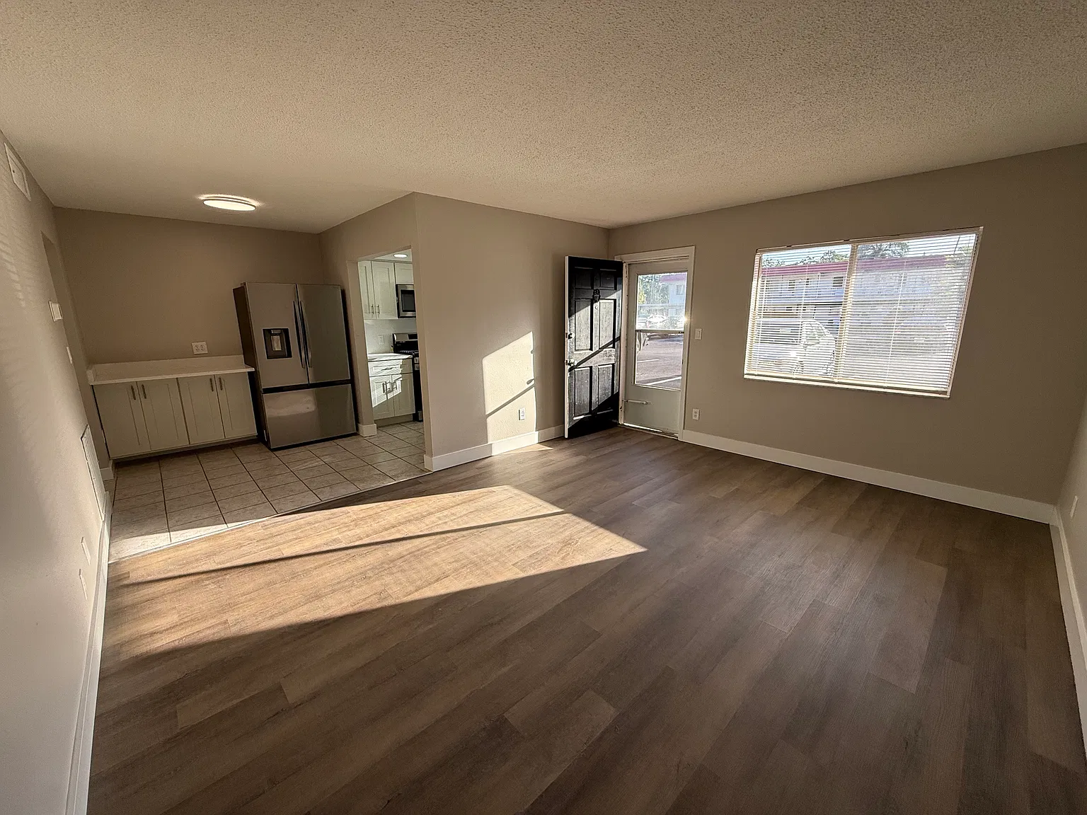 1 bed, 700 sqft, $1,400 — Photo 2