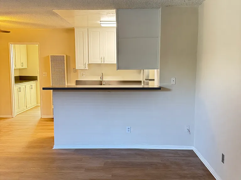 3910 Beethoven St #8 — Photo 4