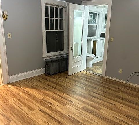 2nd image of 273 Paddock St #5