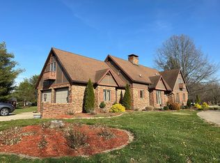 1002 Meadowview Dr, Olney, IL 62450