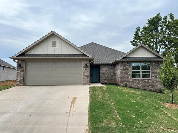 44 W Watson Ln, Farmington, AR 72730
