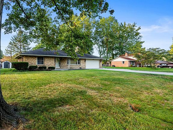 2nd image of 2319 Oakwood Dr