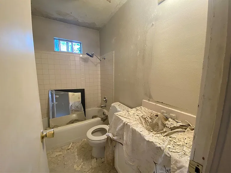 1412 Oakwood Dr — Photo 10