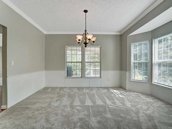 5th image of 752 Elmwood Ct