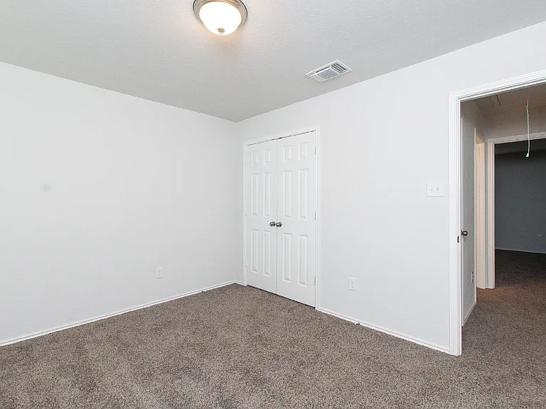 2033 Mallard Ct — Photo 9