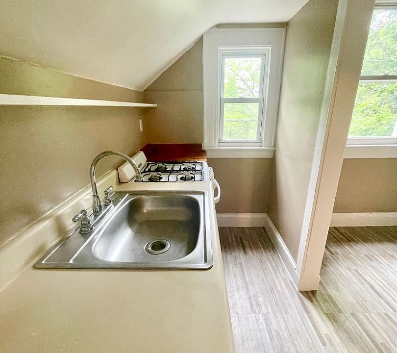 1st image of 98 Sherman Ave #4