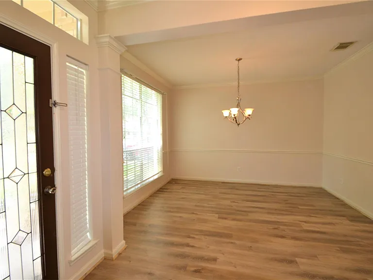 5007 Bellmead Dr — Photo 2