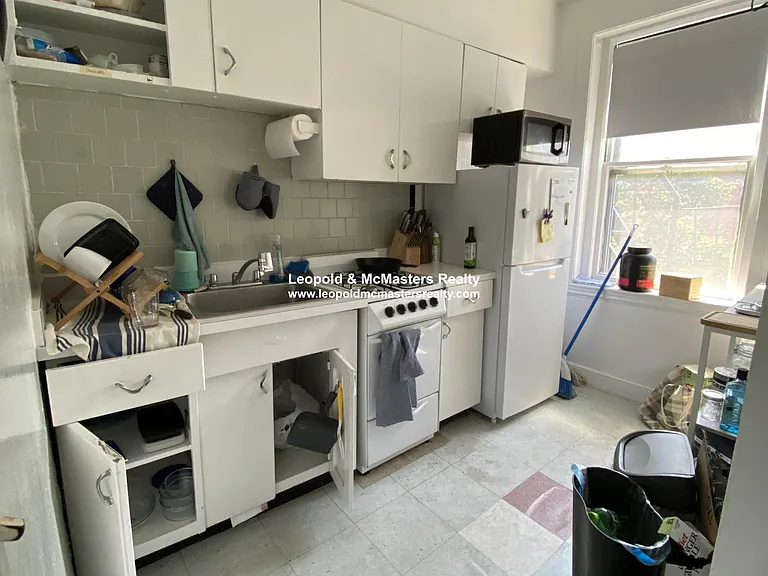 Garden - Grove St Apartments — Photo 16